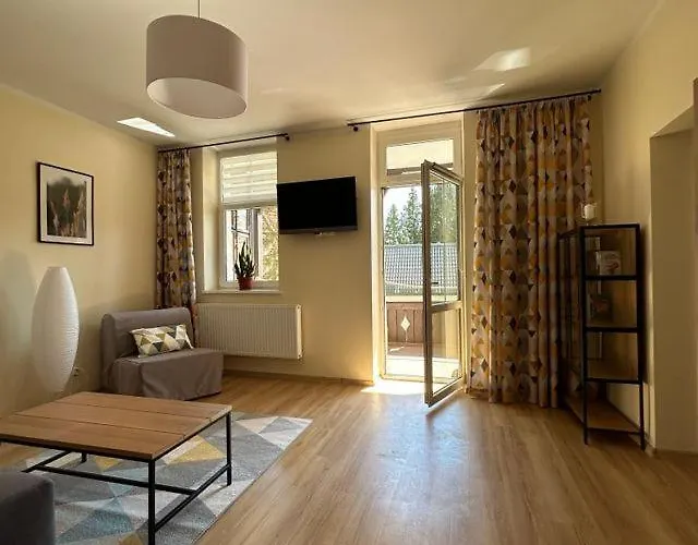 Nad Galeria Blisko Centrum Kudowy 아파트