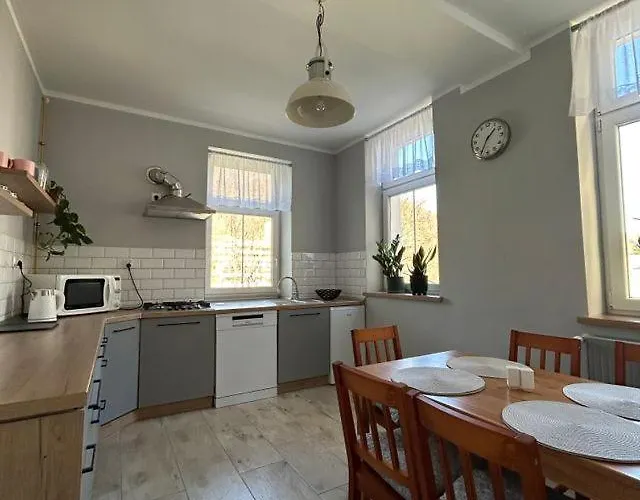 Nad Galeria Blisko Centrum Kudowy 쿠도바-즈루이